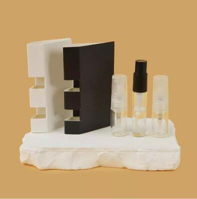 The Shape of Spray Perfume Bottles: A Key Factor in Functionality